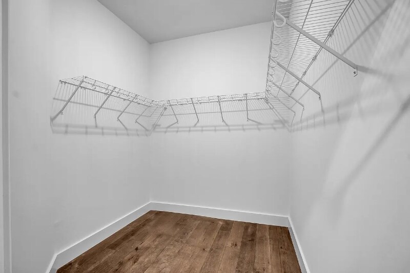 Building Photo - 55 Pointe Pl