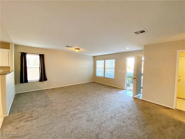 Building Photo - 1037 Cedar Pines St