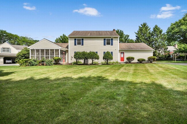 Building Photo - 684 Steinman Ct