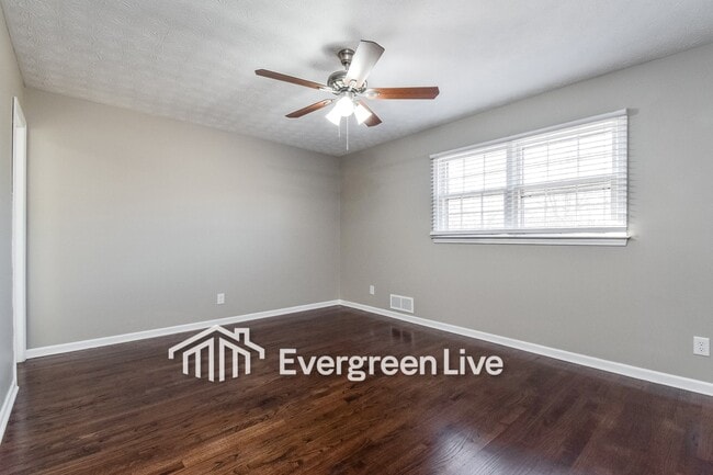 Building Photo - 195 Southmoor Cir