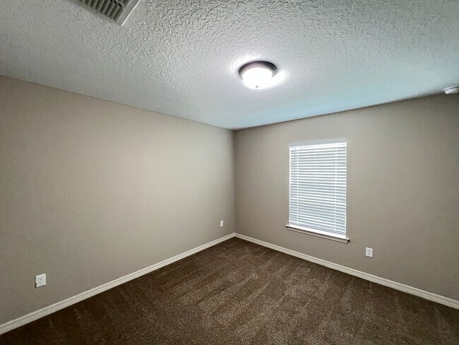 Building Photo - 3 BD/2BA Home in Beautiful Ocala!!!