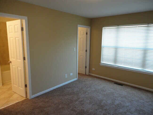 Building Photo - 2317 Scott Lane