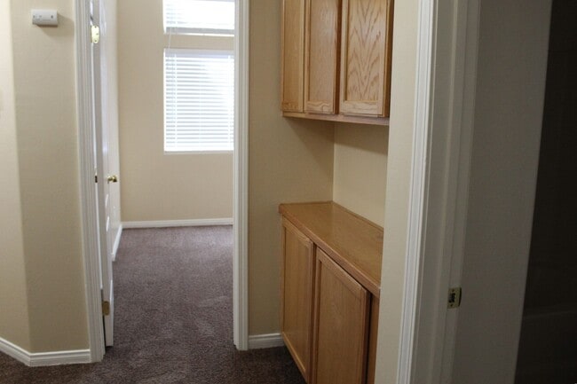 Building Photo - Silver Creek Home