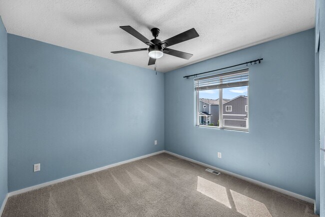 Building Photo - 2022-Like New-Construction 4BR/2.5BA, 1,700 sqft. NW Spokane