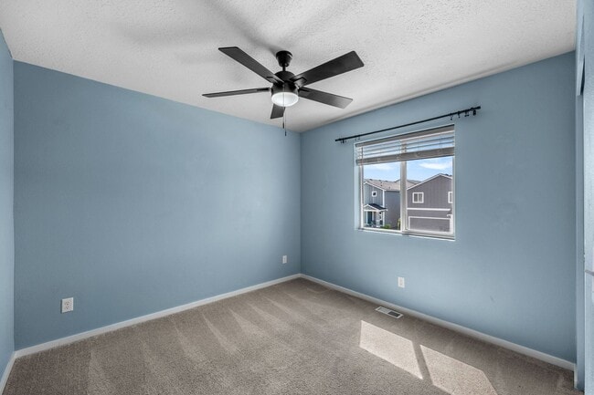 Building Photo - Beautiful 2022 Built Home With Views!