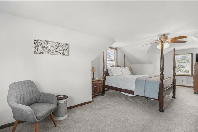 Building Photo - 5457 Warren St