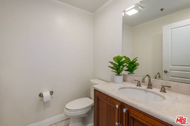 Building Photo - 10617 Eastborne Ave