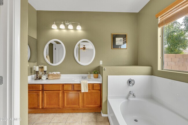 Building Photo - 45445 Gavilan Dr