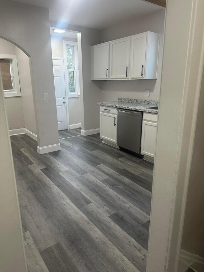 Building Photo - 1277 E 18th Ave