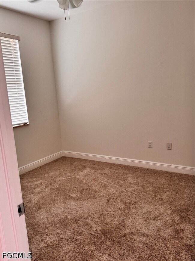 Building Photo - 26527 Robin Way