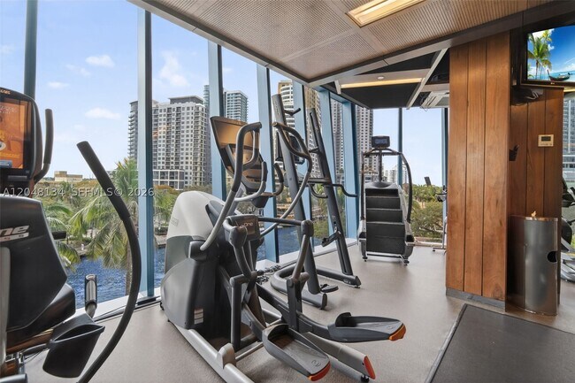 Building Photo - 333 Las Olas Way