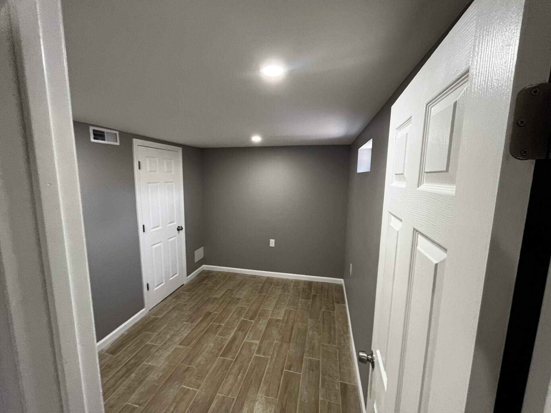 Building Photo - 280 S Boulevard