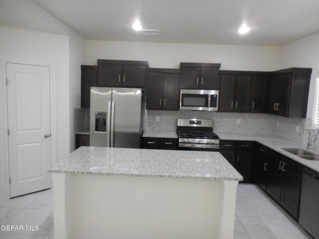 Building Photo - 12800 Giovanni Grajeda Ave