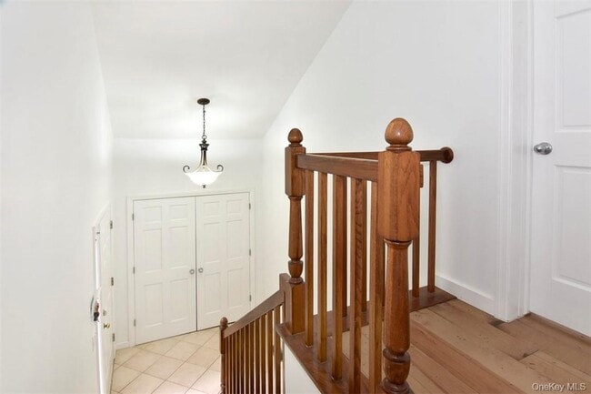 Building Photo - 63 Sunnyside Pl