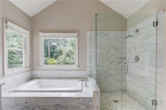 Building Photo - 153 Lantern Ridge Ct
