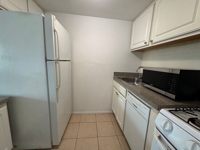 Building Photo - 139 Oyster Bay Cir
