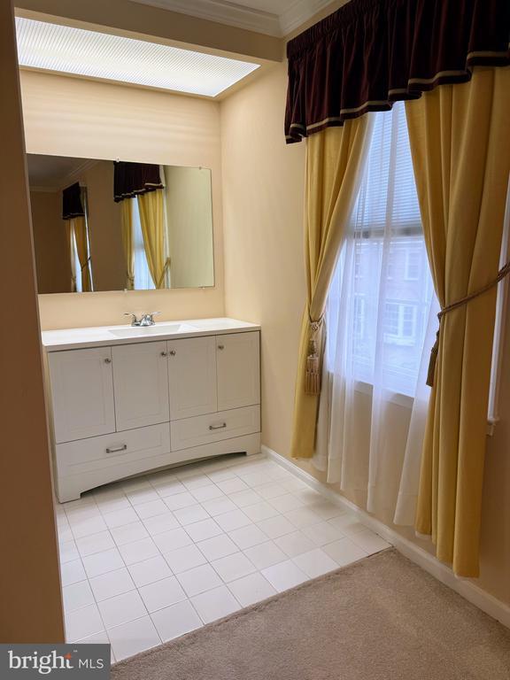 Building Photo - 6921 Lafayette Park Dr