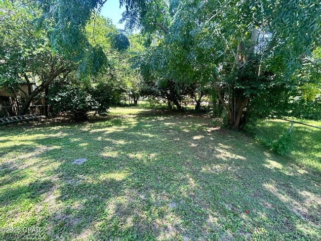 Building Photo - 16238 E Lullwater Dr