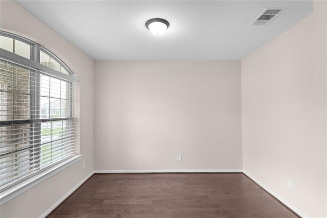 Building Photo - 23827 Via Leoni Dr