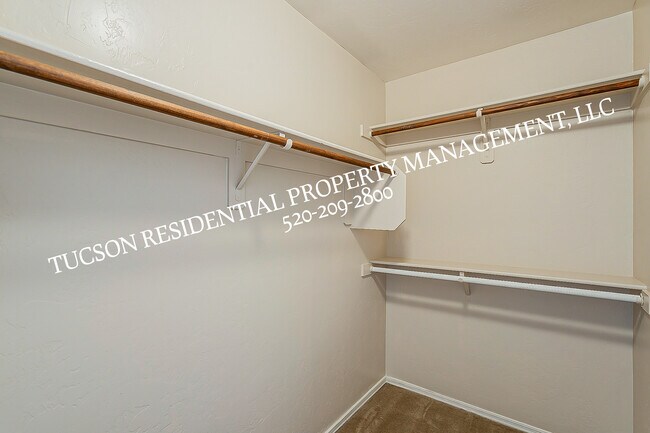 Building Photo - 7623 S Meadow Spring Way
