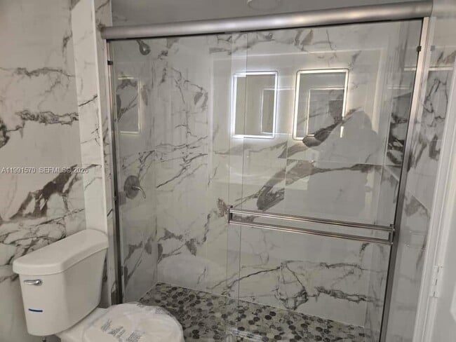 Building Photo - 5 Olive Dr