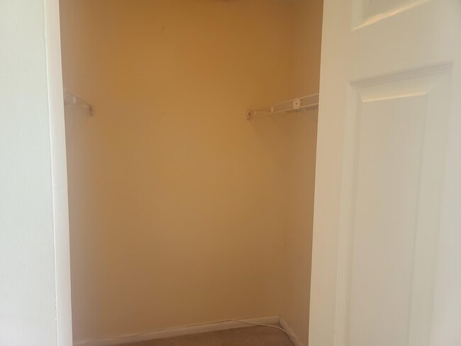 Building Photo - 317 Knotty Pine Cir