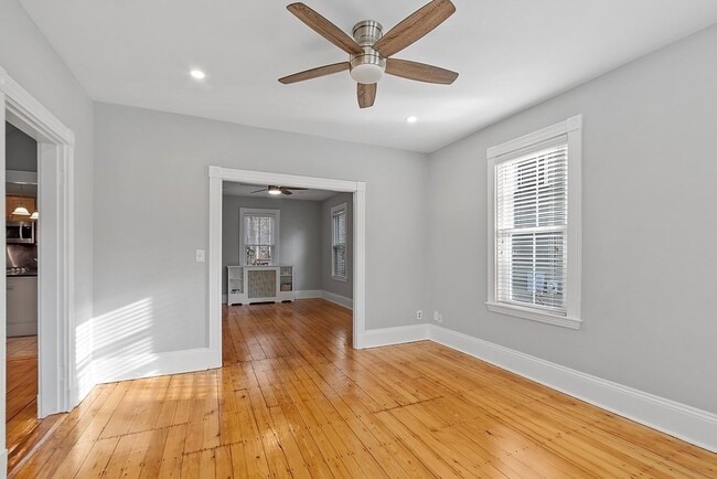 Building Photo - 270 Poplar St