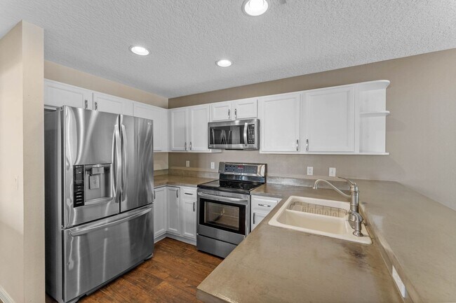 Building Photo - 15321 Harrowgate Way