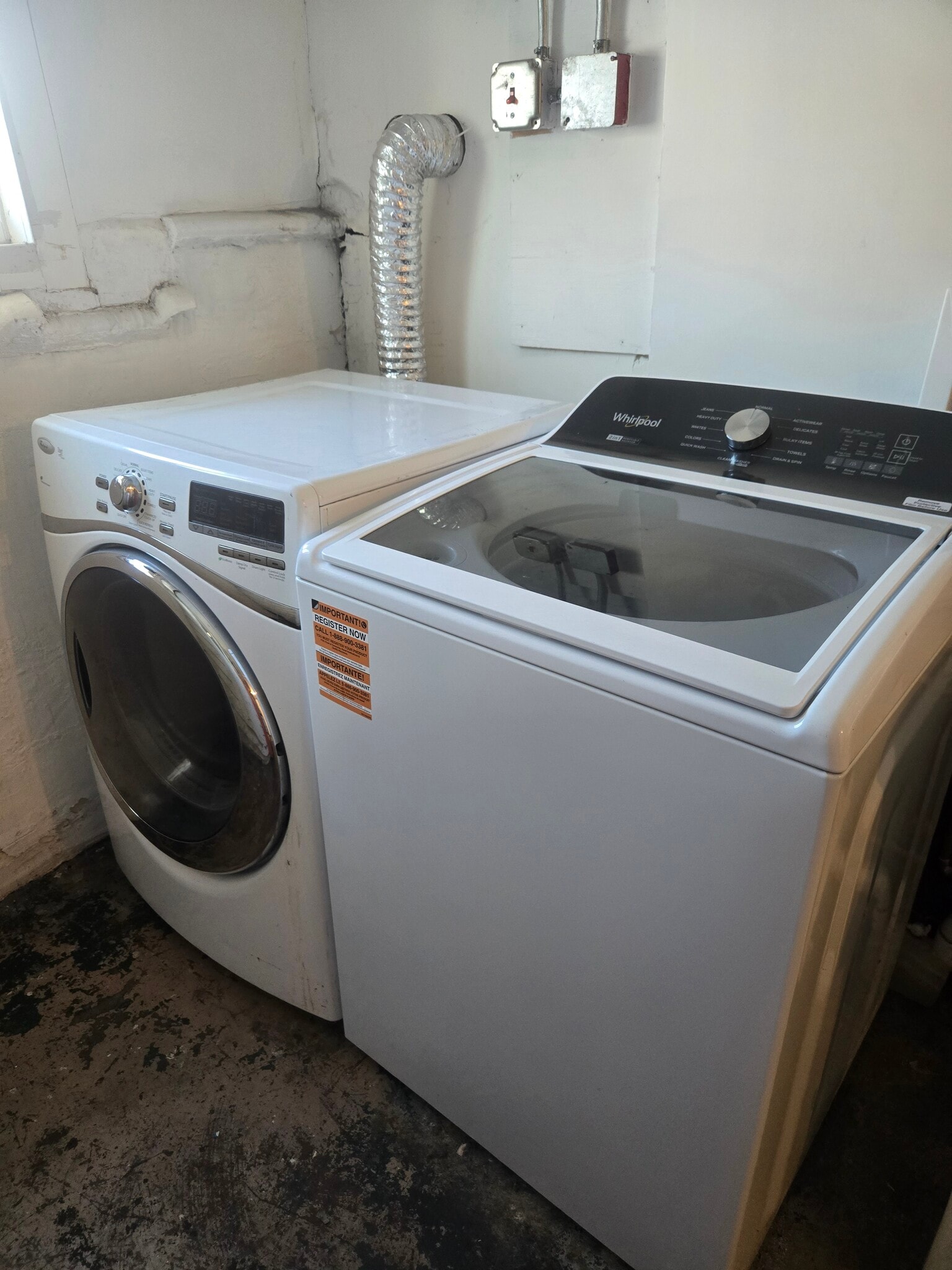 Building Photo - 7055 N Clark St