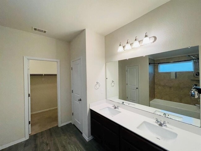 Building Photo - 3803 Overhill Dr