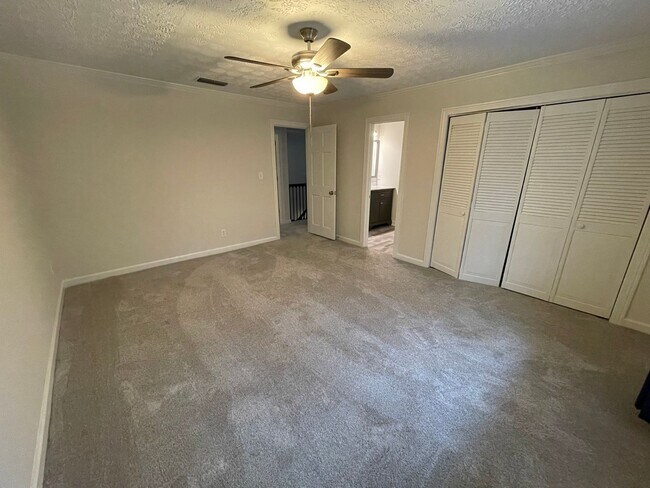 Building Photo - Executive Rental in Horseleg Creek- $3,295