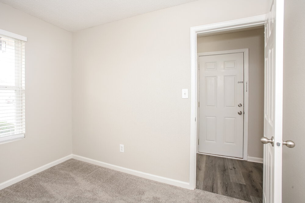 Building Photo - 5558 Wild Horse Dr