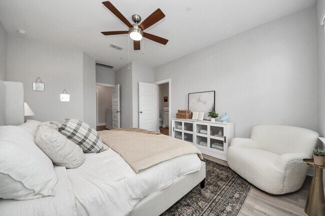 Building Photo - 5300 Berkeley Knl Cir