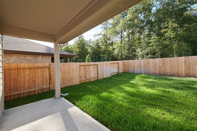 Building Photo - 16877 Short Pnes Dr