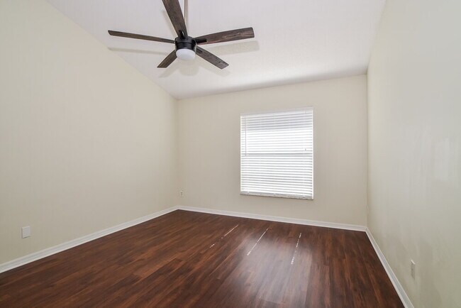 Building Photo - 8000 Stirrupwood Ct