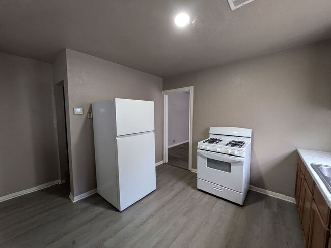 Building Photo - 3885 Park St