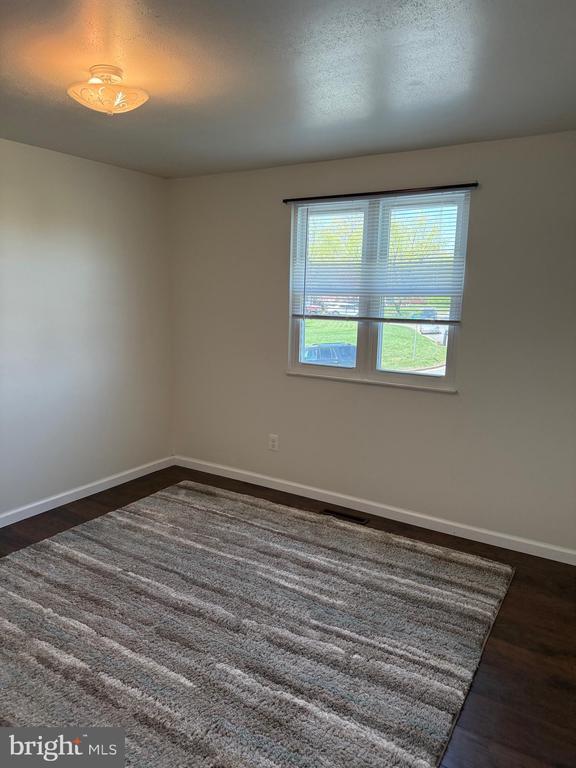 Building Photo - 5079 Macnamara Dr