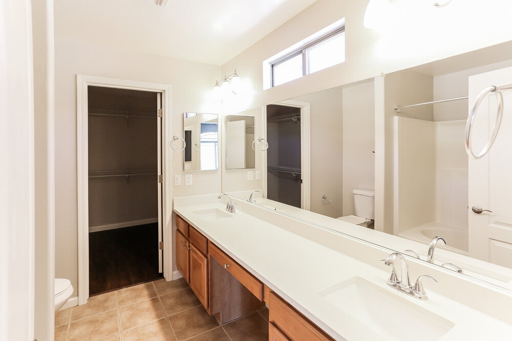 Building Photo - 6728 N 130th Ave