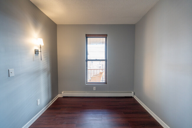 Bedroom - 384 Broadway