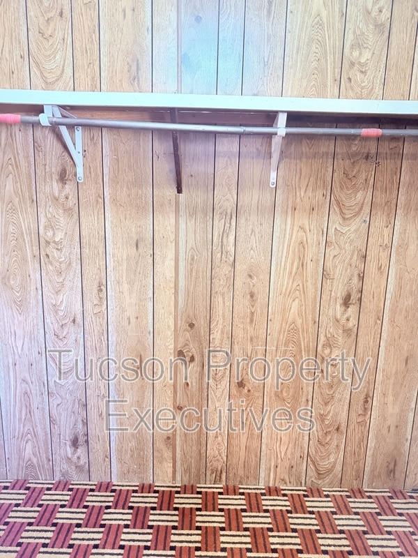 Building Photo - 4580 E Rex St