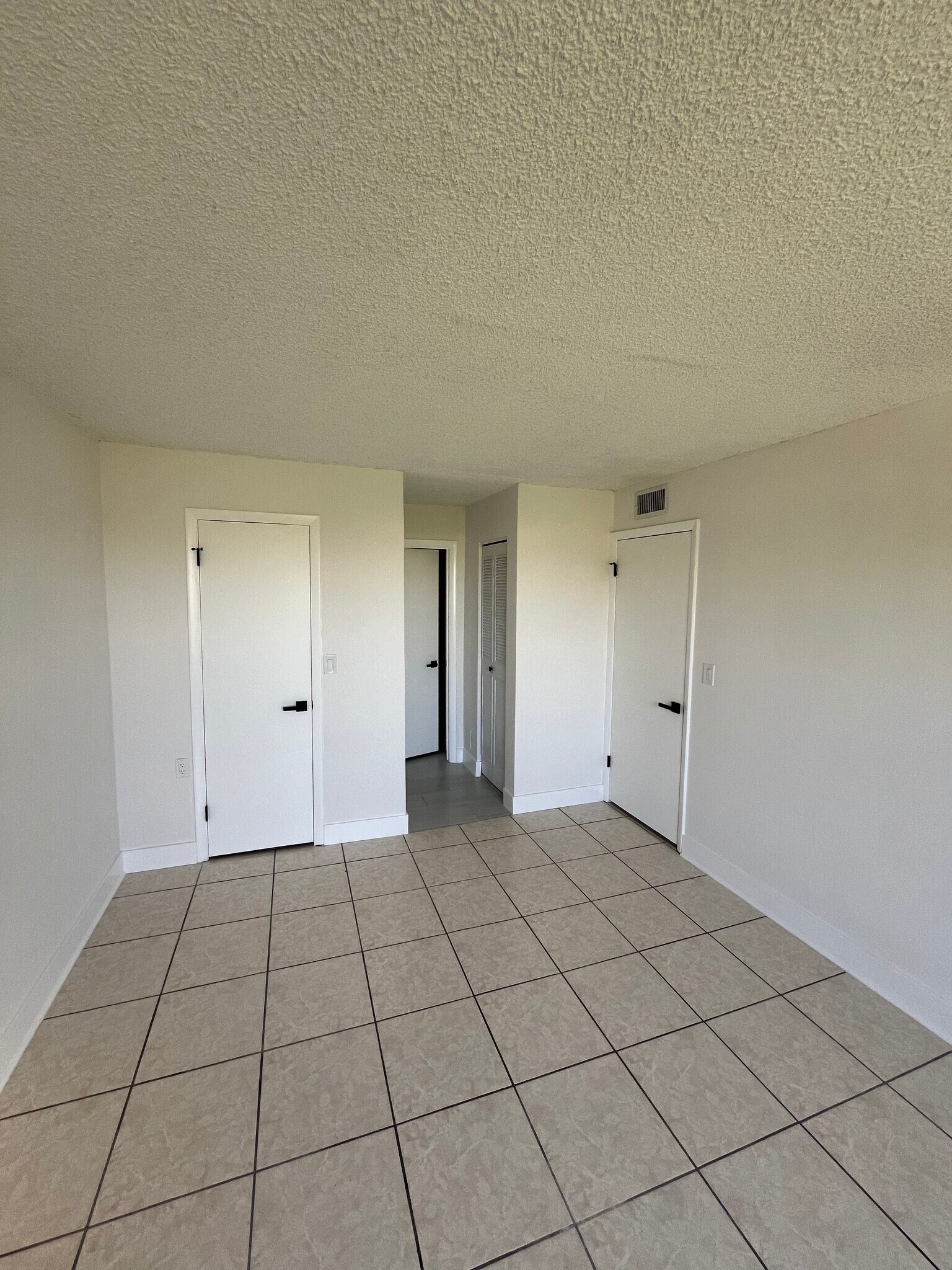Building Photo - 9405 W Flagler St