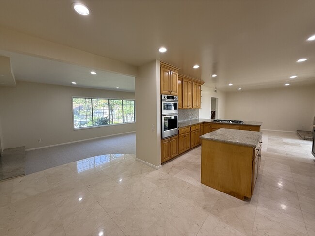 Building Photo - 2716 Ridgepine Dr