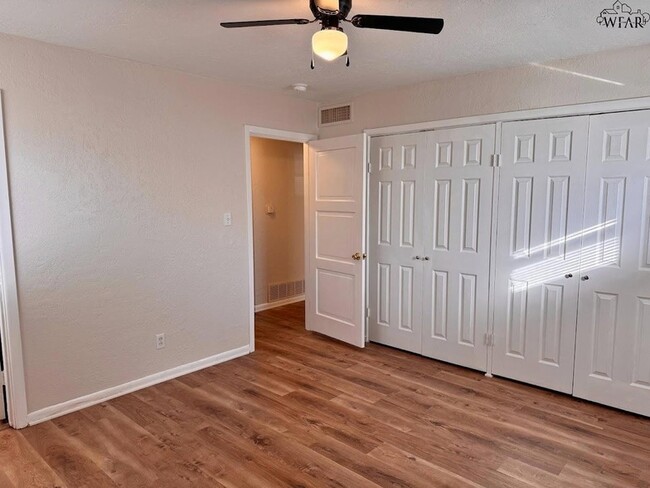 Building Photo - 4200 University Ave