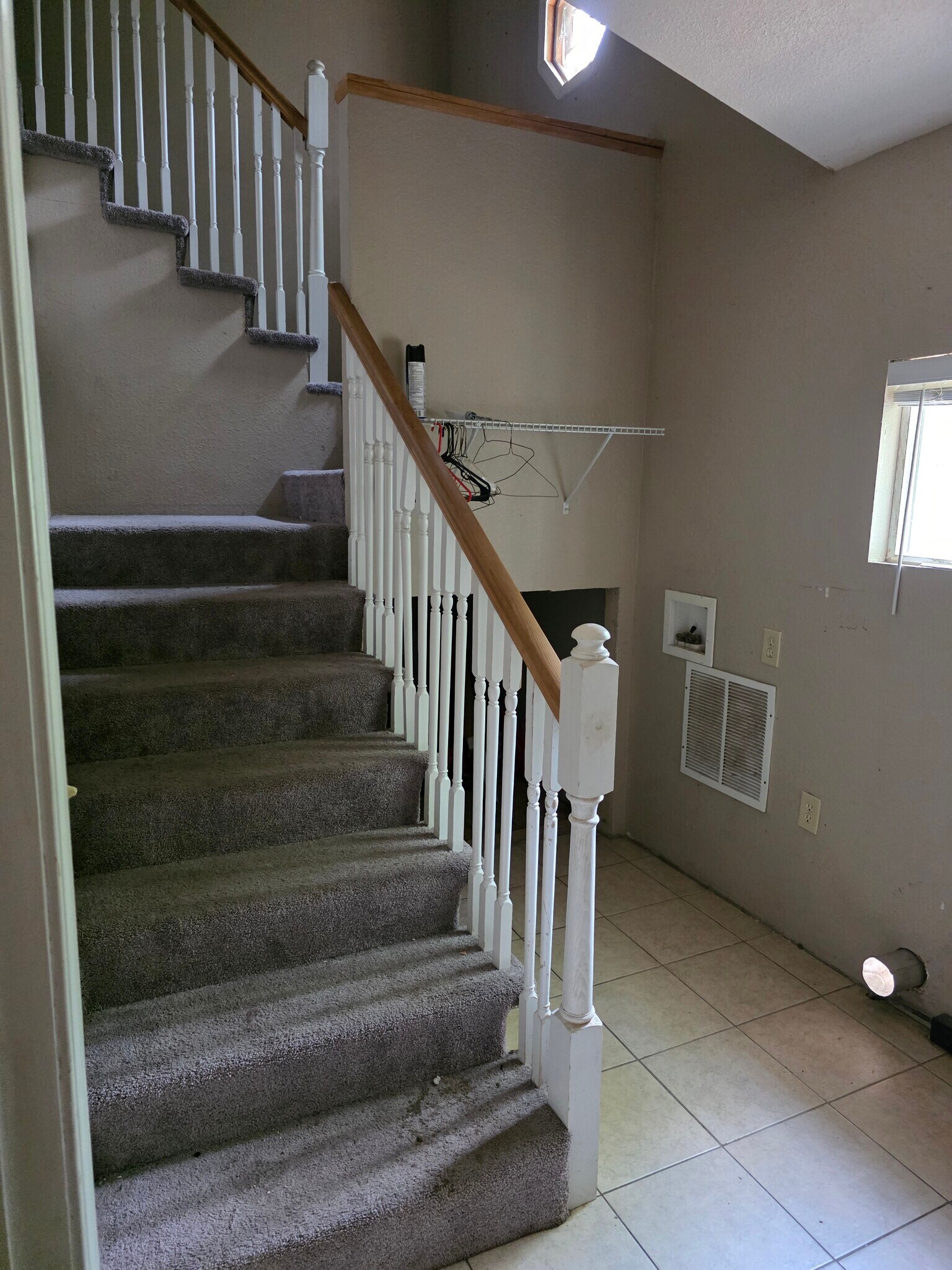 2nd floor - 521 E 7TH AVE