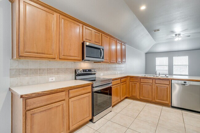 Building Photo - 624 Horn St