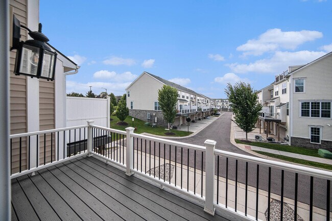 Building Photo - 2856 Ridington Rd