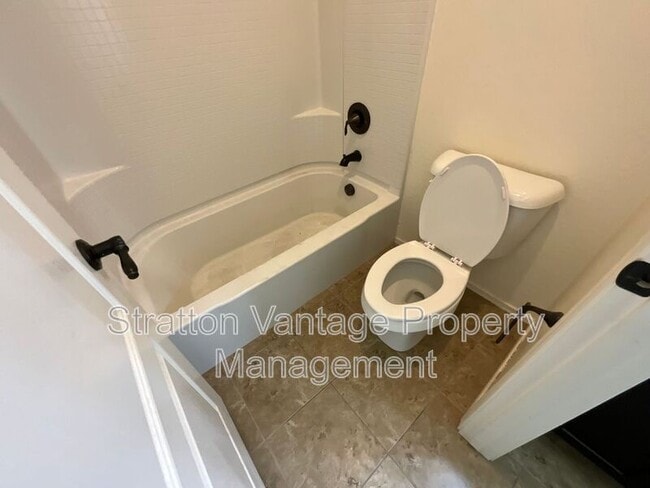 Building Photo - 3432 E Russell St