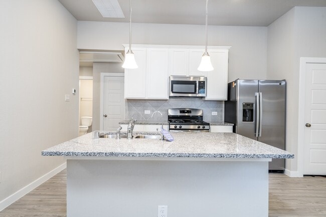 Building Photo - 17536 Rosewood Manor Ln