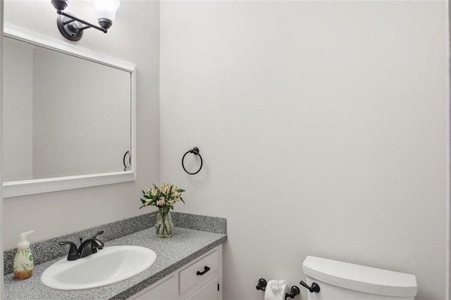 Building Photo - 435 Stonebridge Dr