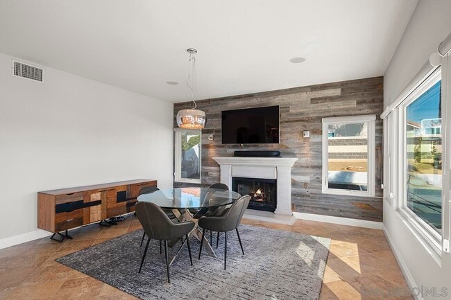 Building Photo - 376 Canyon Ridge Dr